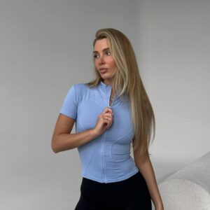 Кофтинка з коротким рукавом на блискавці